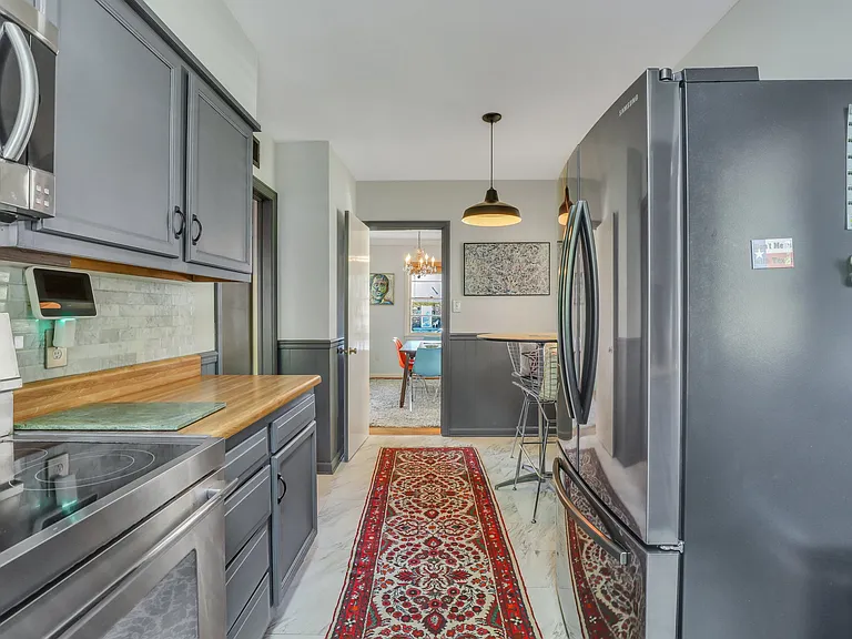 1810 E 32nd St — Photo 11