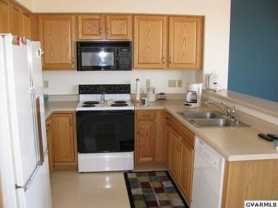 5th image of 630 W Union Bell Dr
