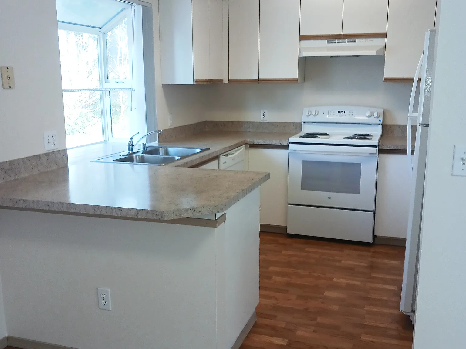 Noble Court Estates — Photo 3