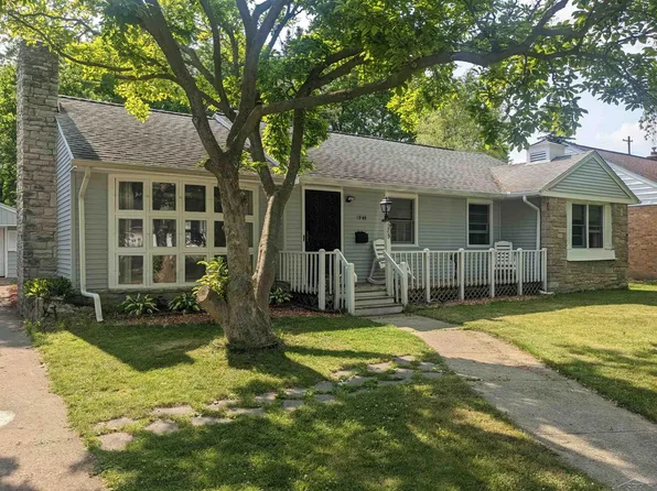 1949 Harry St, Saginaw, MI 48602