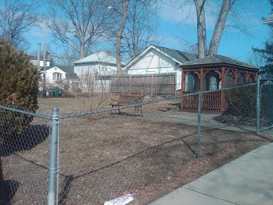 2nd image of 416 Schwartz Pl