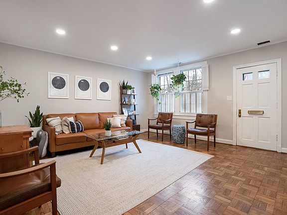 2nd image of 1414 S Barton St APT 444