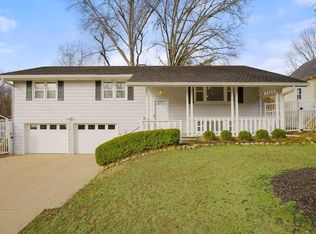 506 S 17th St, Leavenworth, KS 66048