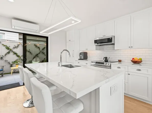 909 Olive Ave, Coronado, CA 92118