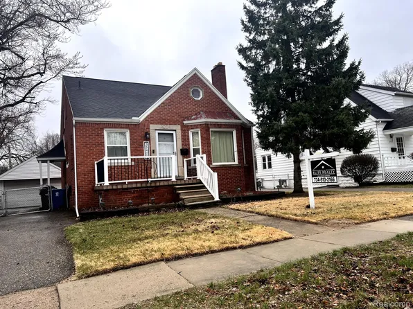 35409 Chestnut St, Wayne, MI 48184