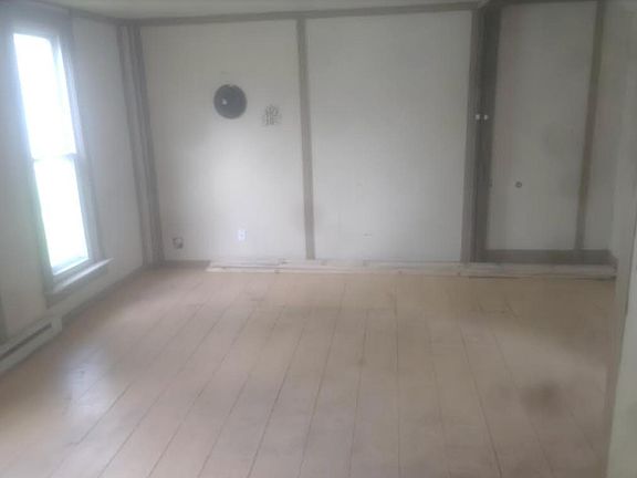 4th image of 104 Diehl St
