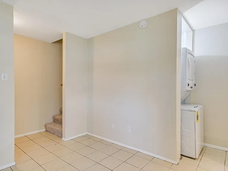 2403 Bosque Dr #B — Photo 40