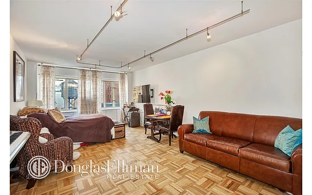 Rented by Douglas Elliman | media 8