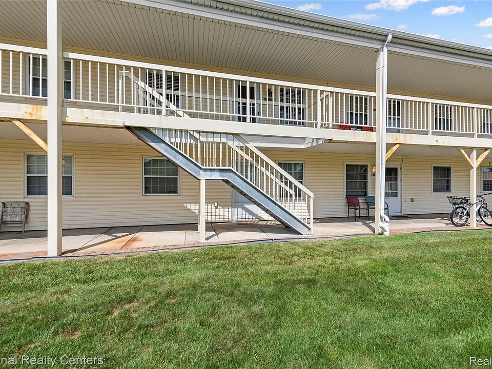 1st image of 20887 Flora St