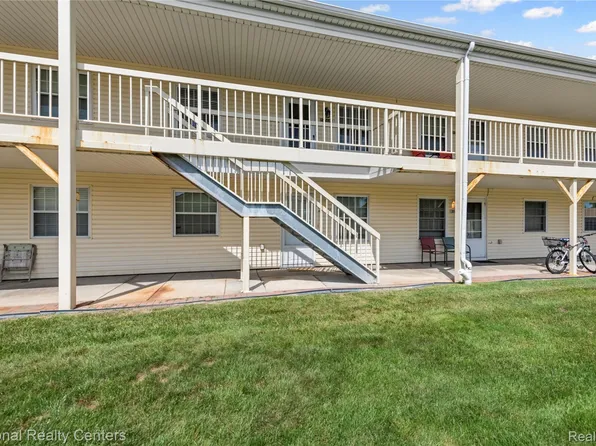 20887 Flora St, Roseville, MI 48066