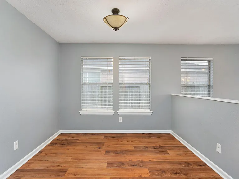 139 Horn Ct — Photo 8