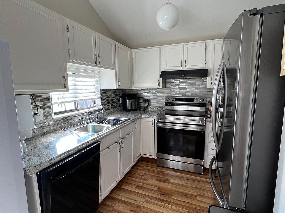 2nd image of 12760 E Bethany Pl