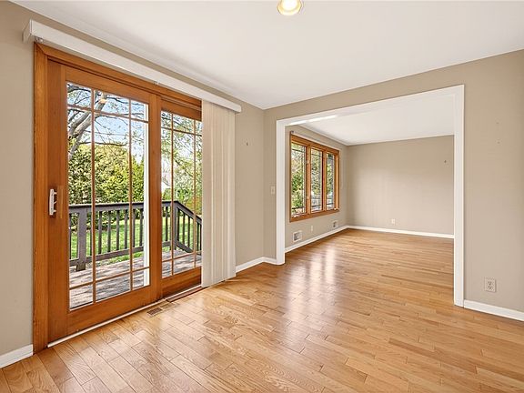3rd image of 1733 Kirk Rd S