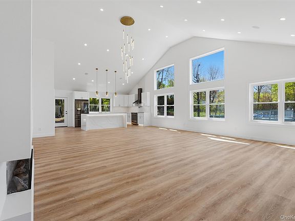 3rd image of 2800 Sarles Drive