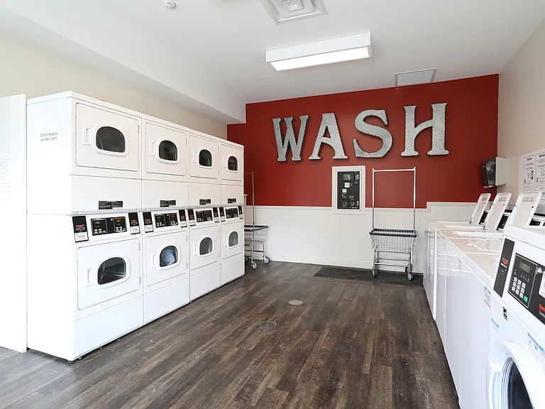 1 Oaks Ln #1 — Photo 11