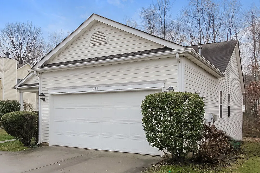 4 bed, 2.0 bath, 1870 sqft, $2,195 — Photo 1
