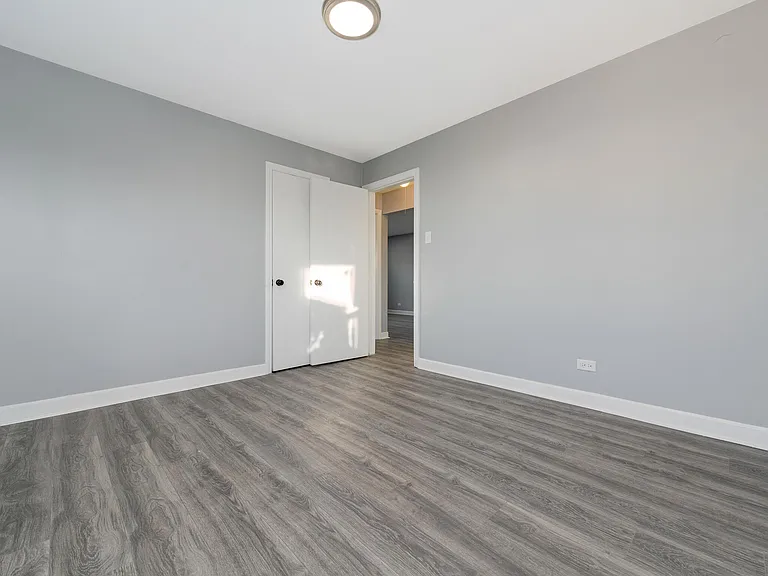 7520 N. Ridge Blvd — Photo 12
