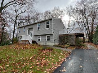 4 Stanorm Dr, Newmarket, NH 03857