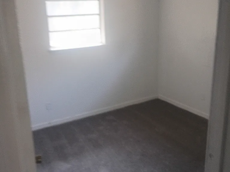1520 Hampton Dr — Photo 5