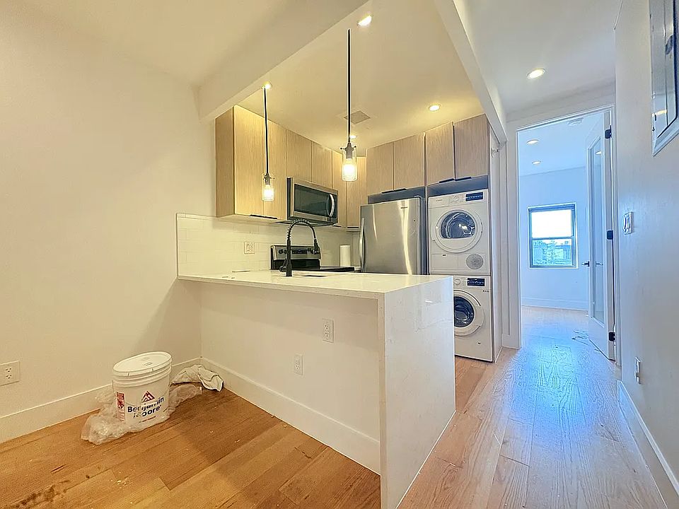 1st image of 572 6th Ave #3
