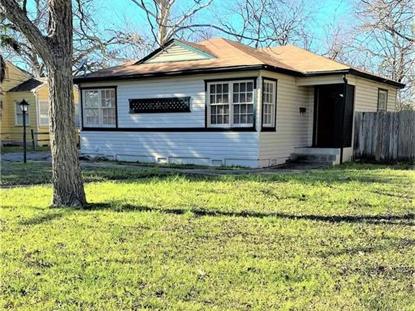 805 Maple St, Lockhart, TX 78644