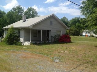 1156 Johnsontown Rd, Thomasville, NC 27360