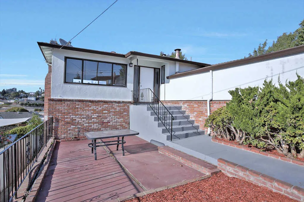 2165 Somerset Ave photo 1