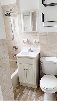 Rented by Bedford Realty USA Corp | media 7