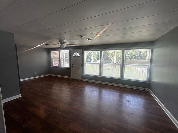3rd image of 461 Sweetwater Cir