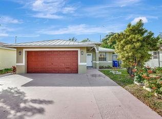 2490 NW 4th Ct, Pompano Beach, FL 33060