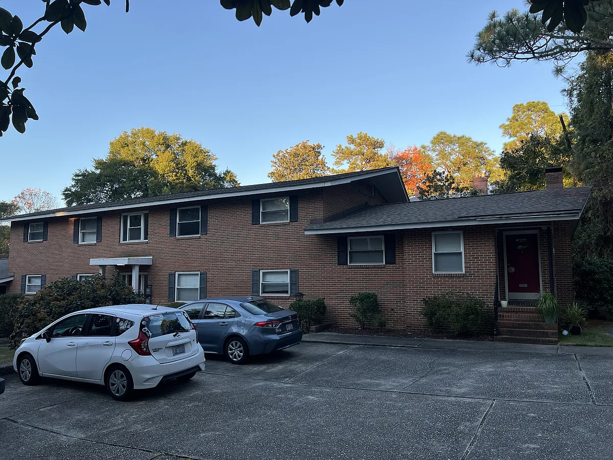 Photo 2 of 4 - 210 N May St #1 - Southern Pines, NC Building Photo - 210 N May St #1