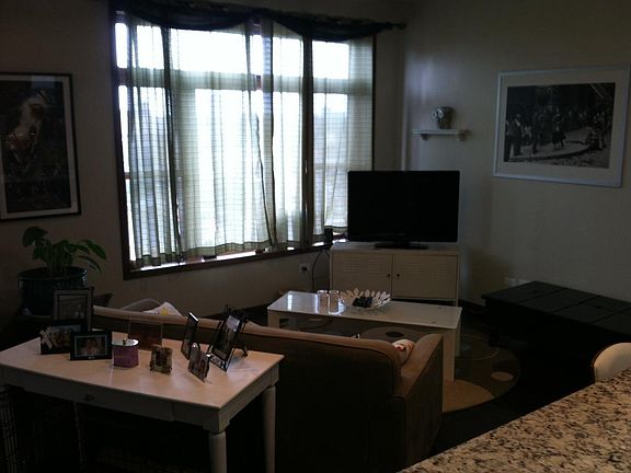 2nd image of 464 N Ashland Ave APT 4C