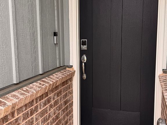 2nd image of 1413 Mustang Canyon Dr
