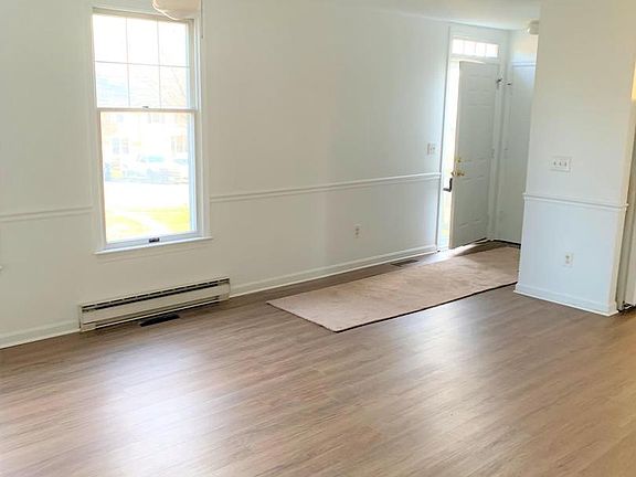 4th image of 8330 Mauzy Sq