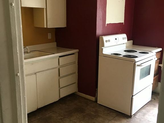 4th image of 203-205 Lafayette St #205