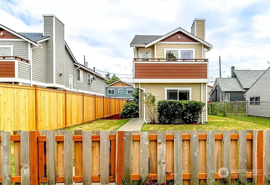 2349 S M Street photo 1