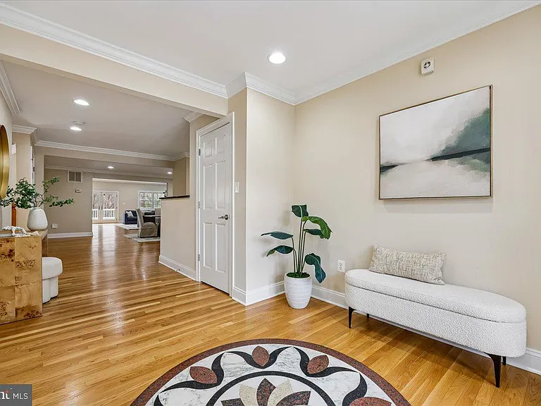 4902 Derussey Pkwy — Photo 6