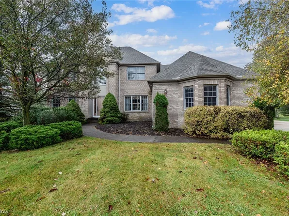 8325 Windsor Way, Broadview Heights, OH 44147