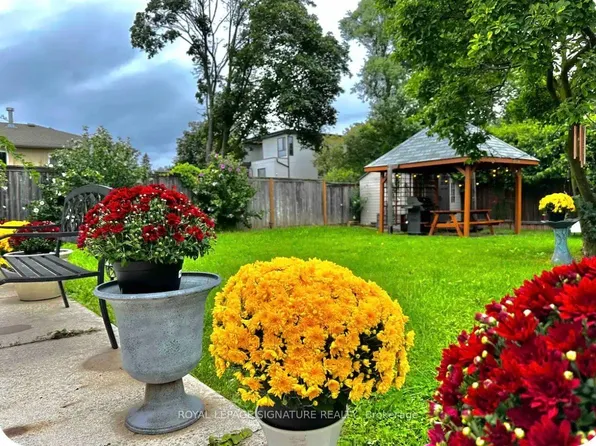 441 Seaton Dr, Oakville, ON L6L 3Y3