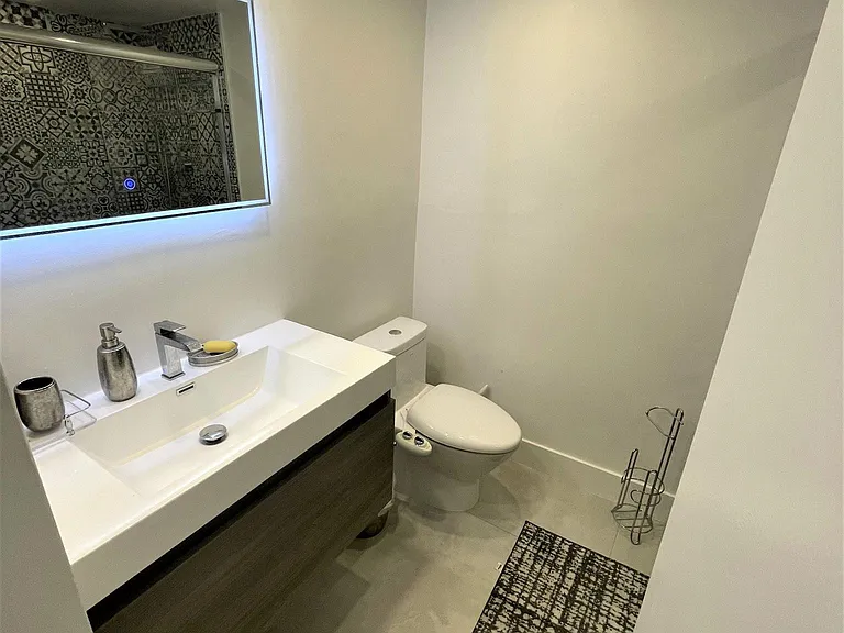 5161 Collins Ave #811 — Photo 11