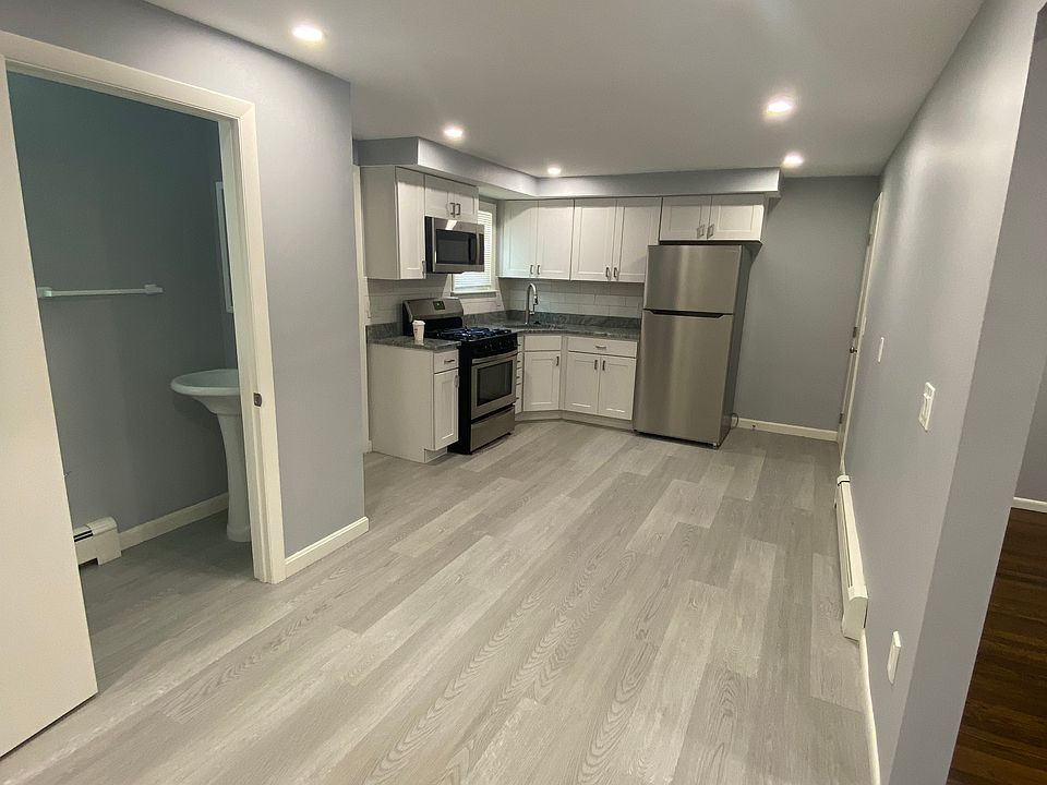 Kitchen Dining Combo - 1/2 bath on left as you walk in from the screened in porch!