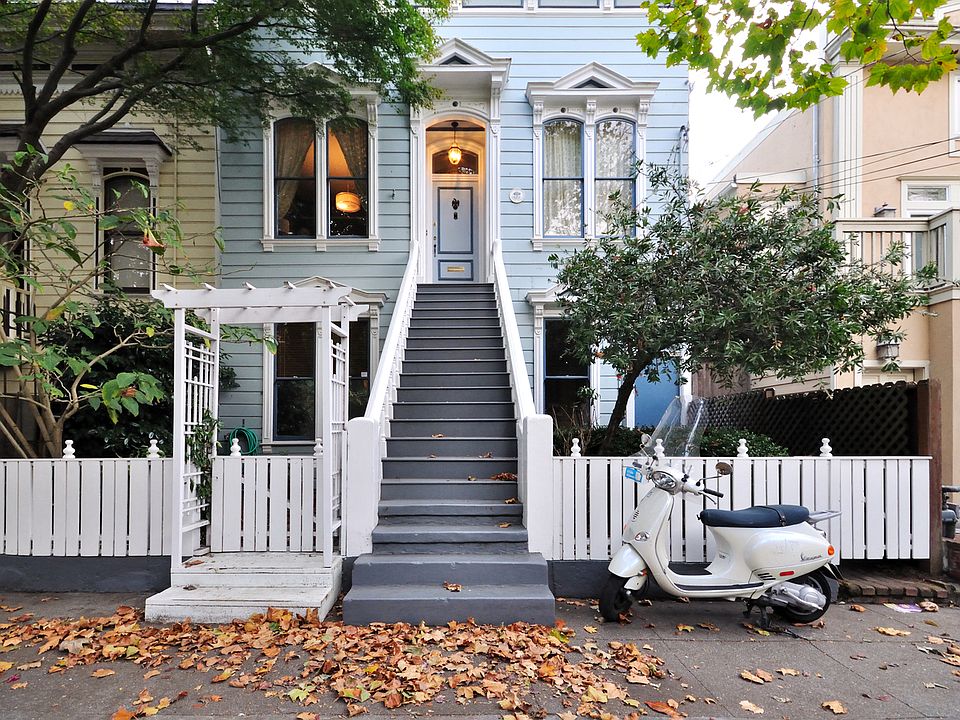 1st image of 1613 Baker St #1/2