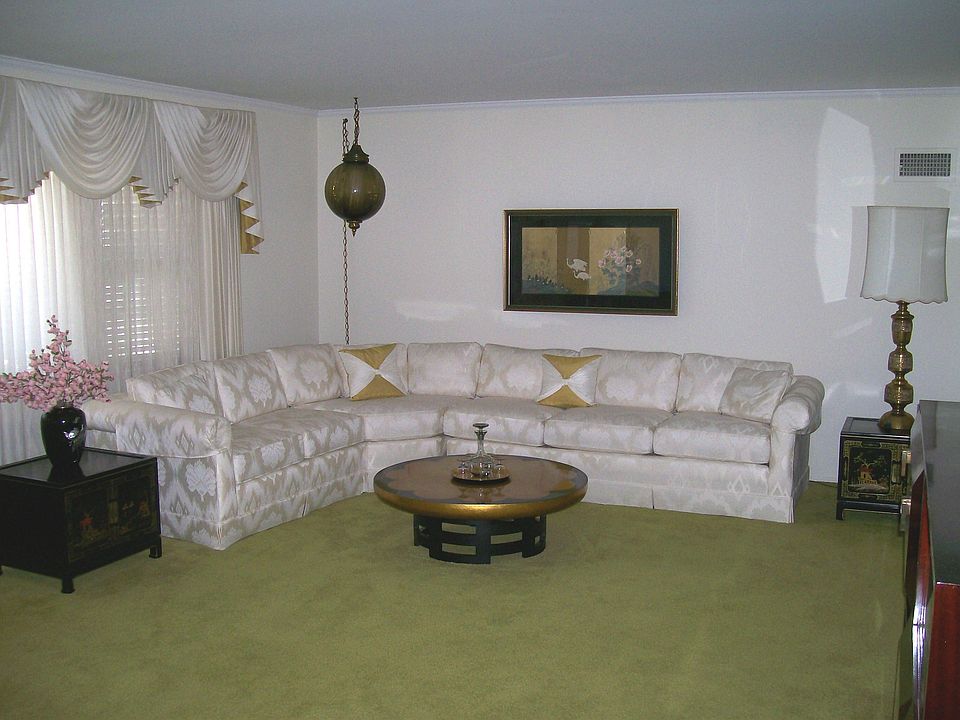2nd image of 616 Robert Pl