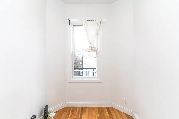 Rented by MySpaceNYC | media 9