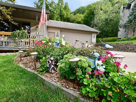 2nd image of 75 Shady Oak Ct