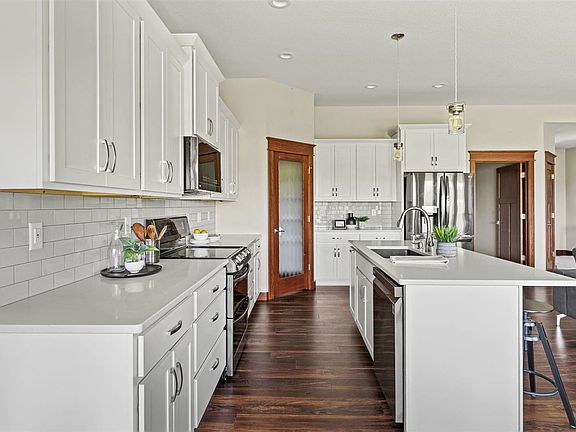 3rd image of 3176 Artesian Rd