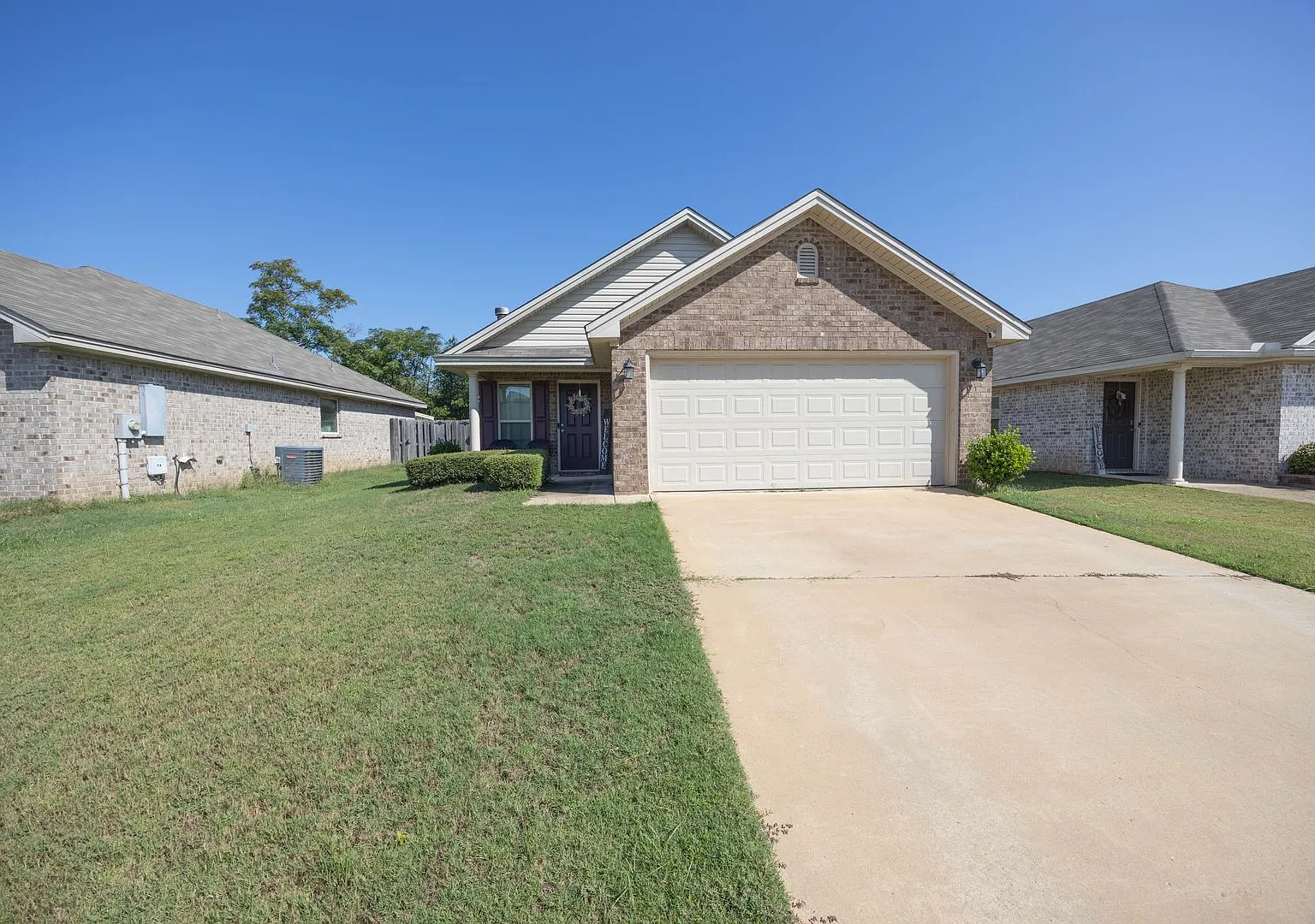 439 Buena Vista Way — Photo 1