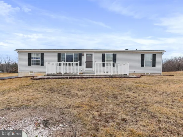 5913 Hager Rd, Greencastle, PA 17225