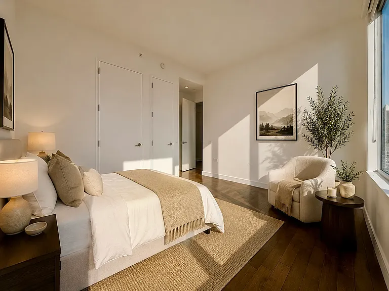 515 W 36th St #Penthouse 4B — Photo 5