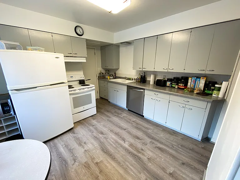 2529 Pleasant Ave #1 — Photo 11